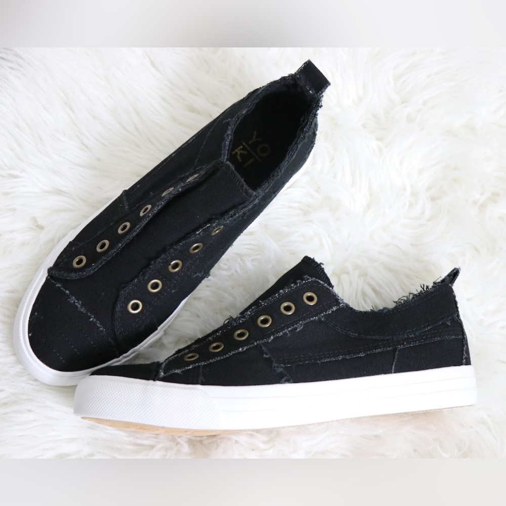 Low Top Sneakers
